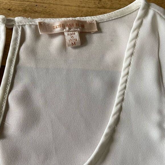 Skies are Blue White with Bright Orange Embroidery Tank Top - M - Picture 4 of 6